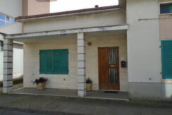 Martinsicuro vendesi in zona residenziale e centrale… Martinsicuro vendesi in zona residenziale e centrale…