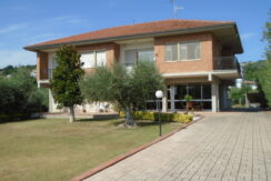 Martinsicuro vendesi casa indipendente….